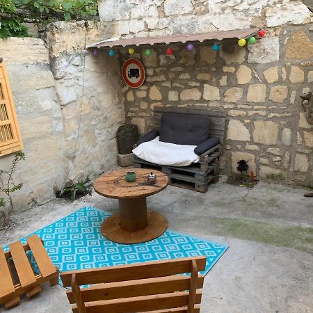 Ferienwohnung Studio Avec Cours Fourques  Exterior foto